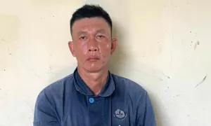 Cướp vé số của cụ bà