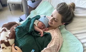 Sinh con giữa bão Milton