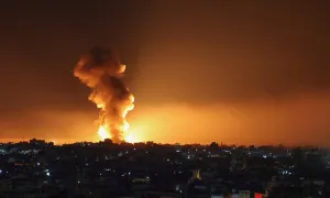 Israel tập kích kho tiền, vàng của Hezbollah