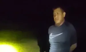 Nạn nhân đánh lừa kẻ hiếp dâm bằng chiêu vờ gọi đồ ăn